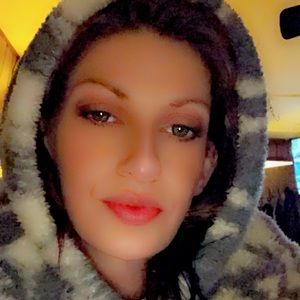 Meet your Posher, Ash